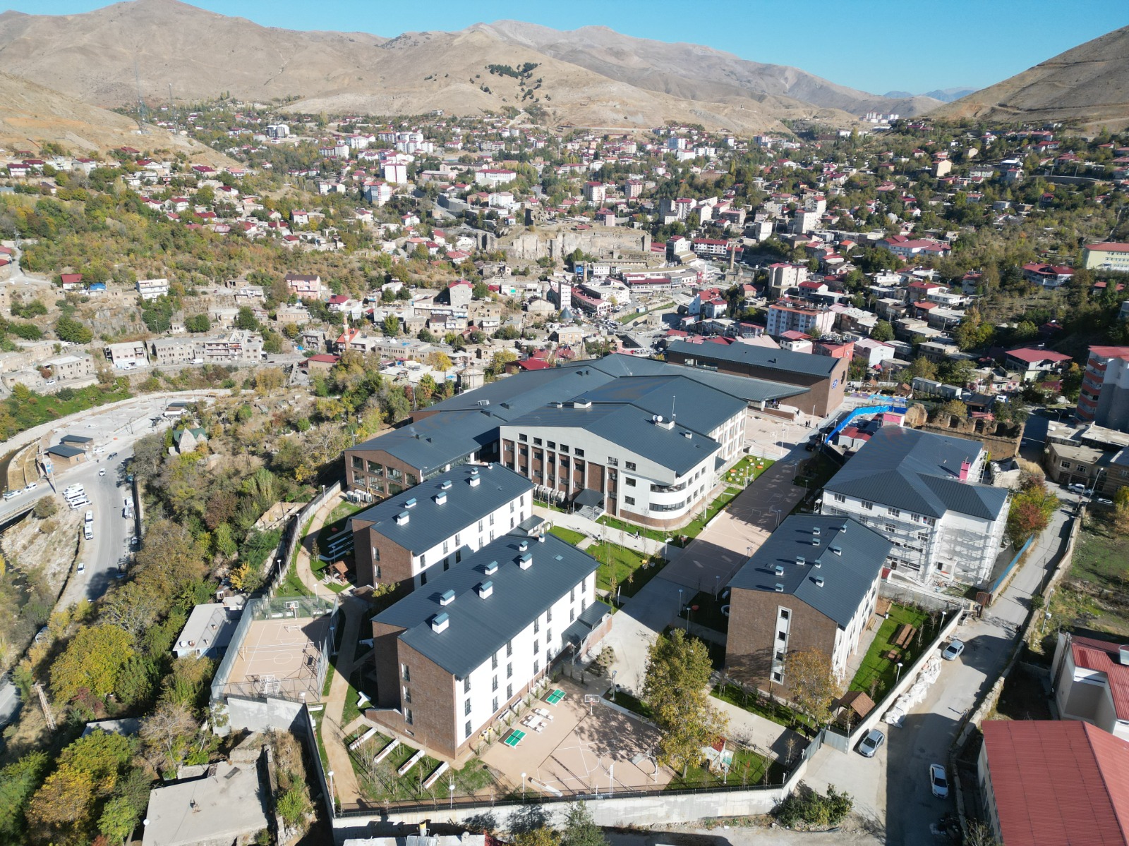 BİTLİS EREN FEN VE TEKNOLOJİ LİSESİ