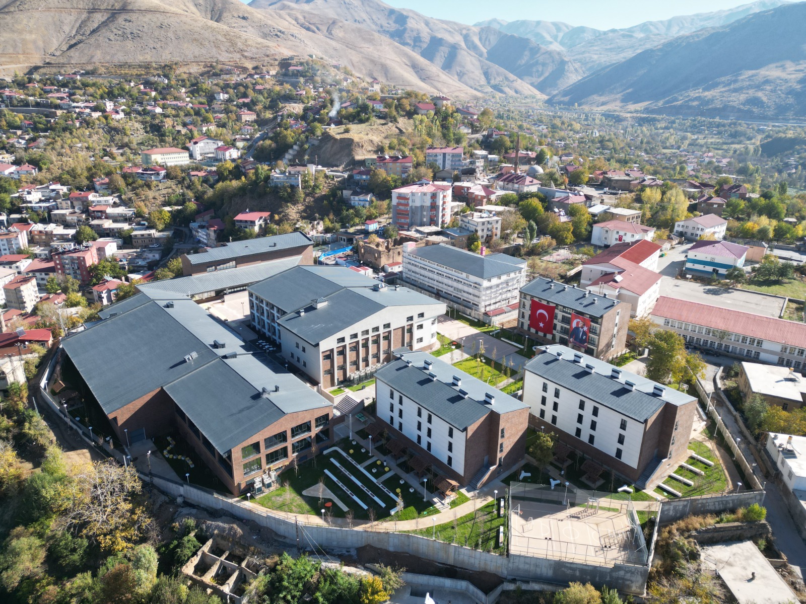 BİTLİS EREN FEN VE TEKNOLOJİ LİSESİ